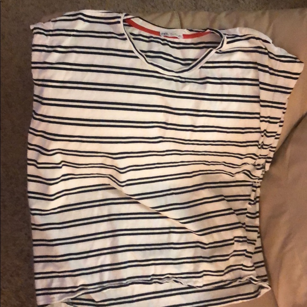 Sleeveless shirt